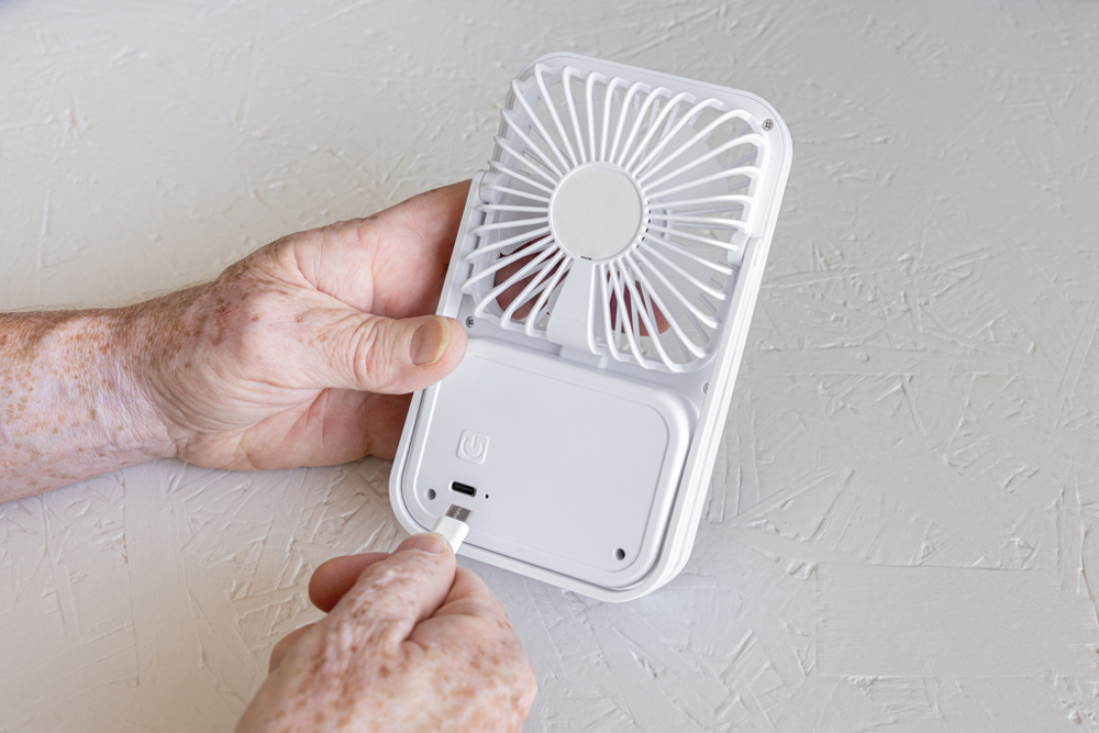 Aervina RCS recycled plastic re-chargeable desk fan