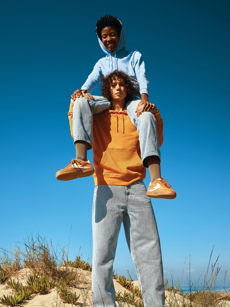 IQONIQ Rila lightweight recycled cotton hoodie