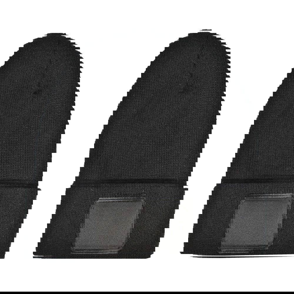 Kids knitted hat with label 100% rPET