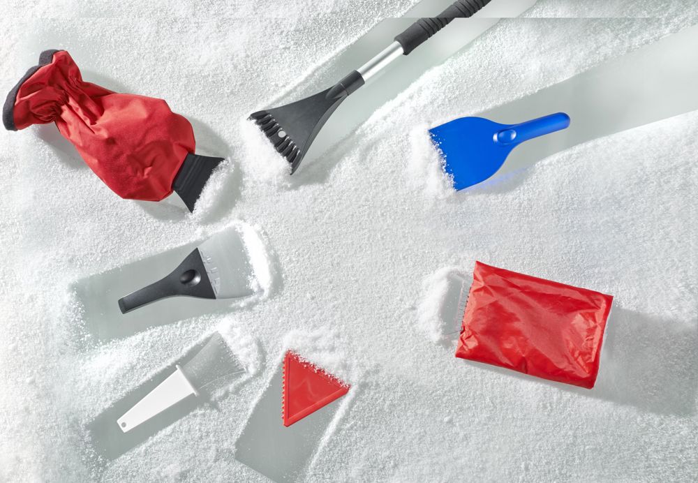 ABS ice scraper and polyester glove Ashton
