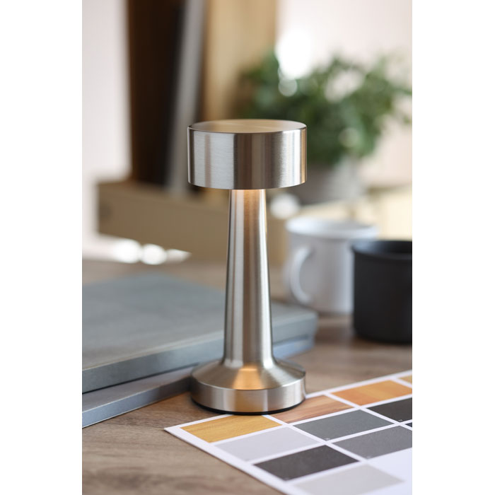 HIERLUZ - Rechargeable iron table lamp