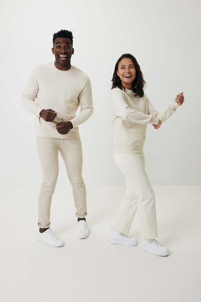 IQONIQ Denali ungefärbt. Rundhals-Sweater aus recycelter BW