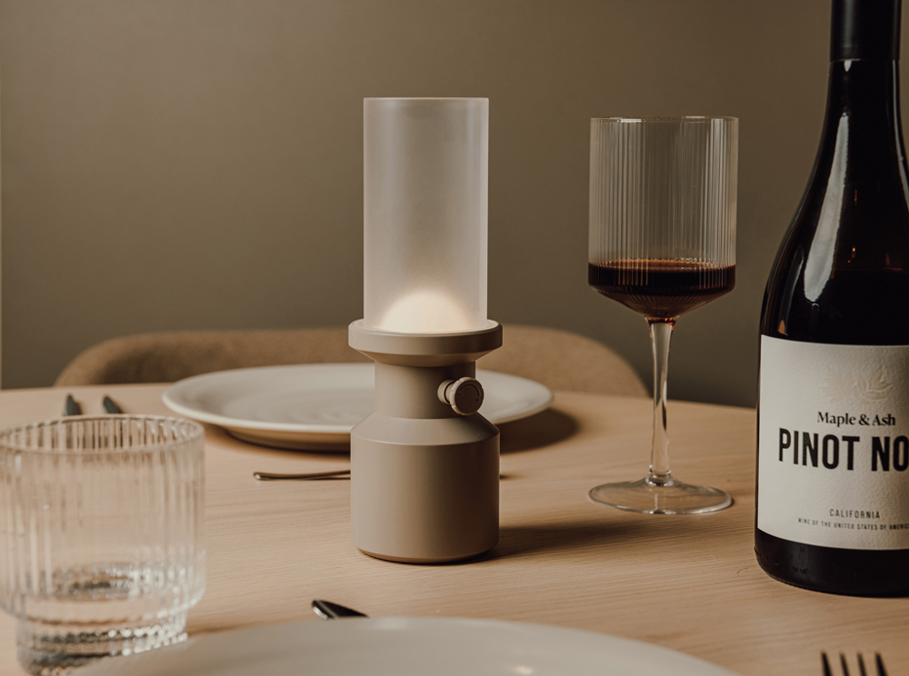 VINGA Niori RCS Tischlampe