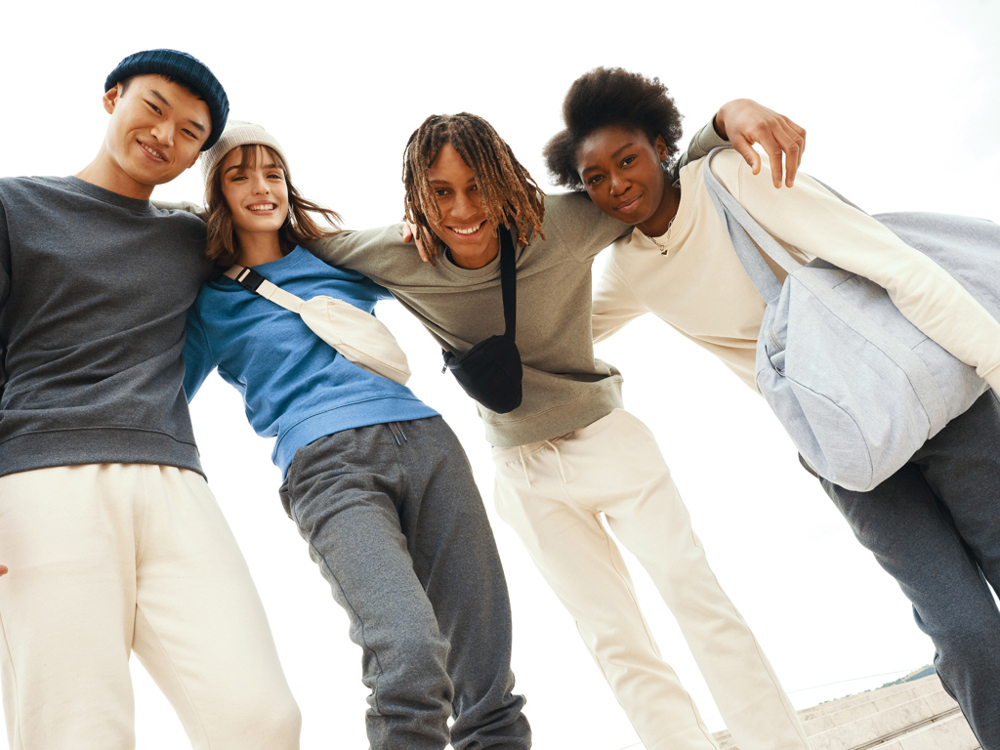 IQONIQ Denali ungefärbt. Rundhals-Sweater aus recycelter BW