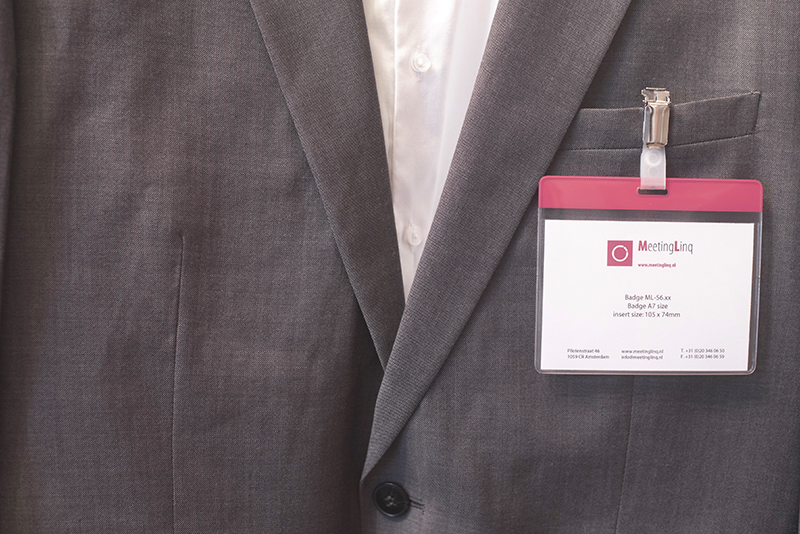 Badgehouder, A7 formaat met RODE balk.