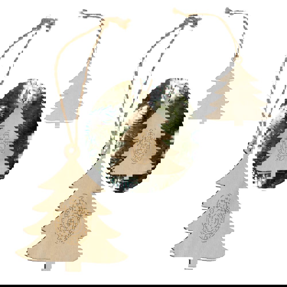 Baumförmiges Weihnachtsornament aus Holz