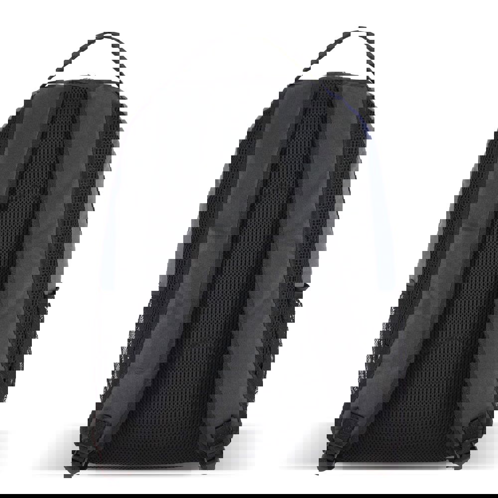 Backpack with drawcord detail R-PET 25L