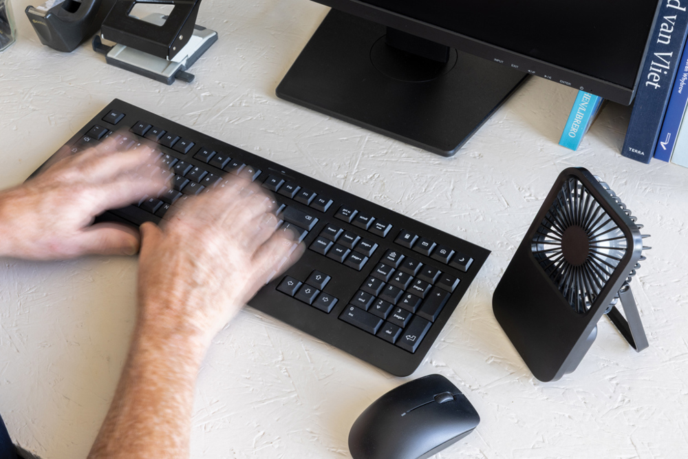 Aervina RCS recycled plastic re-chargeable desk fan