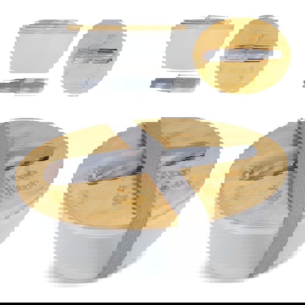 Lunchbox with bamboo lid and cutler